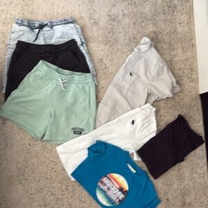 - Abercrombie Kids Bundle Kids Bundle 3 shorts 4 tops 7 pieces total.